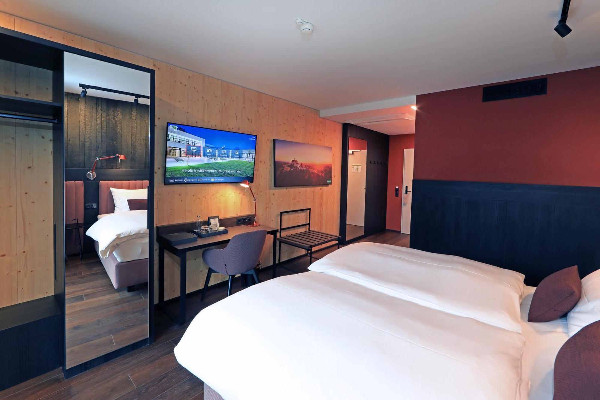 Hotel Steiermarkhof Graz - Aus Holz Gebaut, Von Huegeln Gekuesst Екстер'єр фото