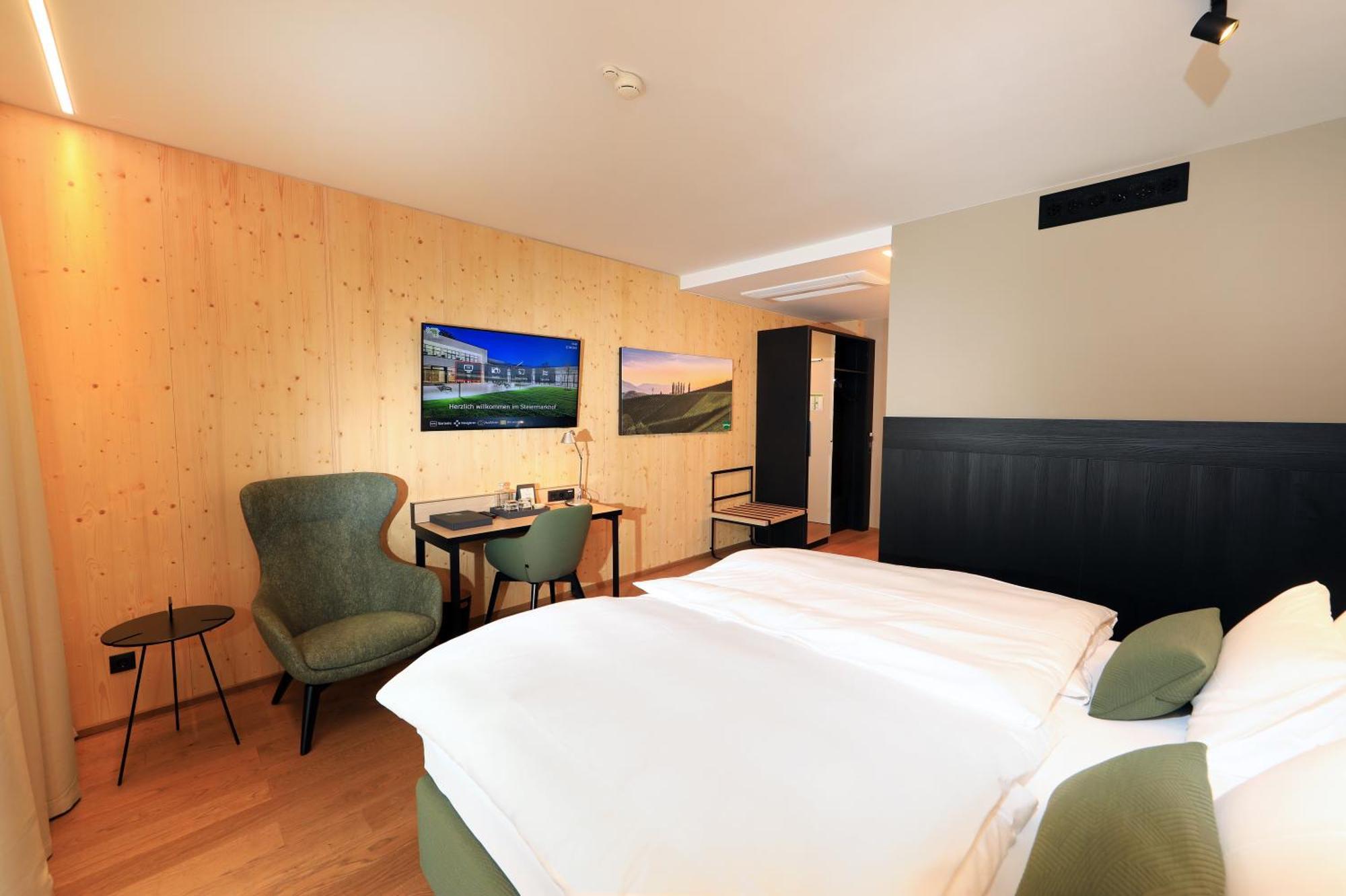 Hotel Steiermarkhof Graz - Aus Holz Gebaut, Von Huegeln Gekuesst Екстер'єр фото